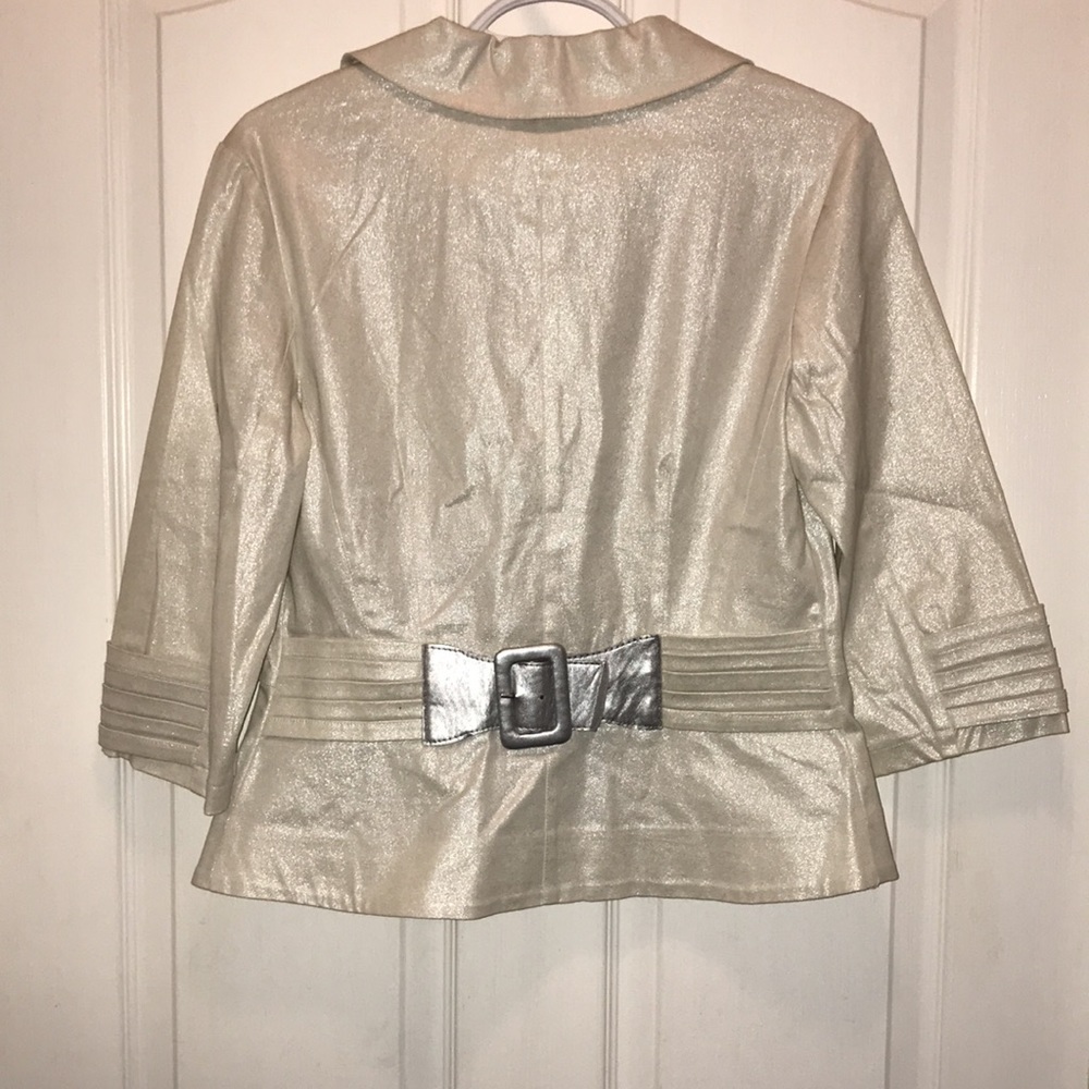 🧵 Pearl & Silver Blazer - Picture 2 of 6